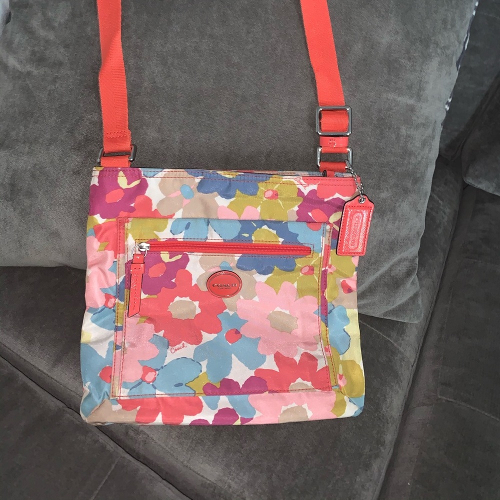 Coach Floral Print File Bag (Coach F30021)